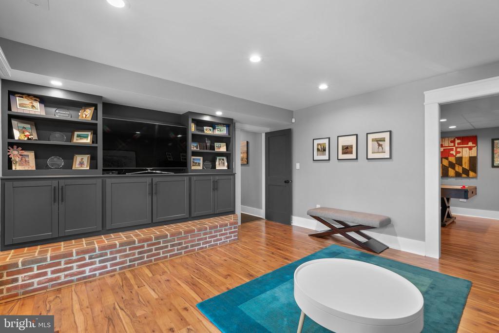 910 LYNCH DRIVE