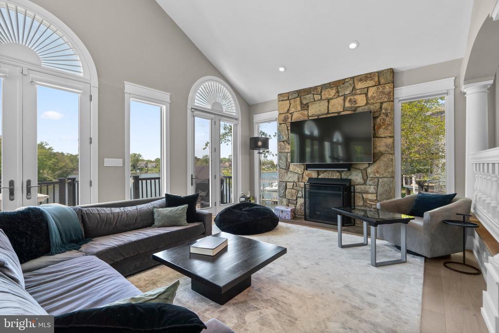 910 LYNCH DRIVE