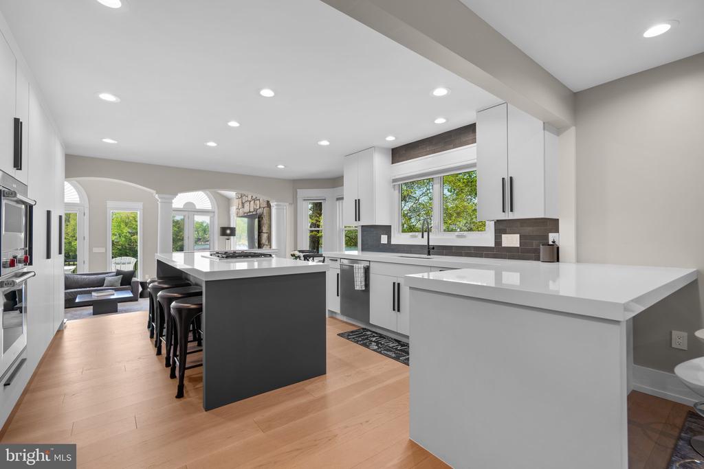 910 LYNCH DRIVE
