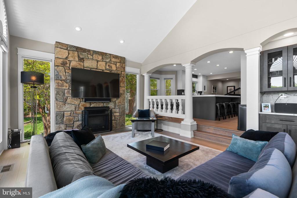 910 LYNCH DRIVE