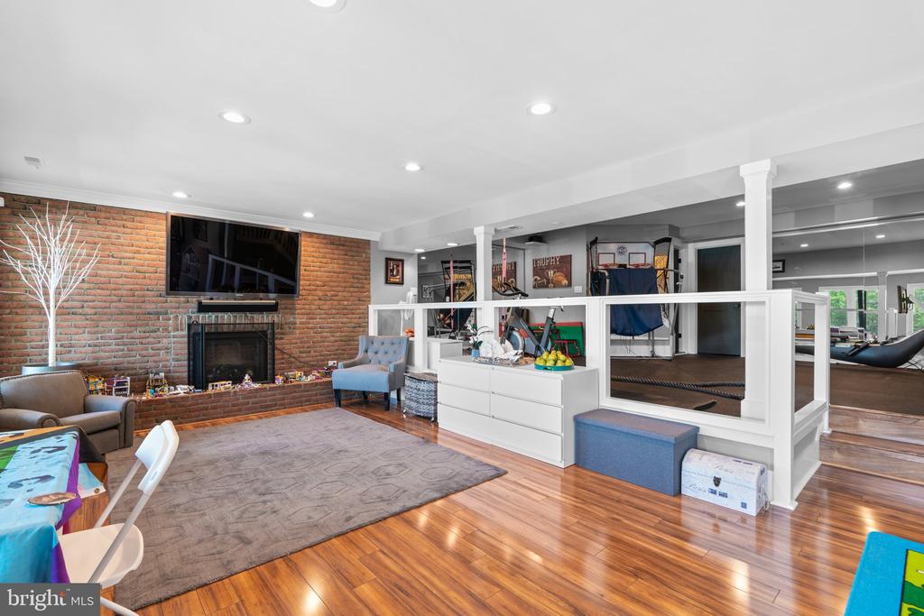 910 LYNCH DRIVE