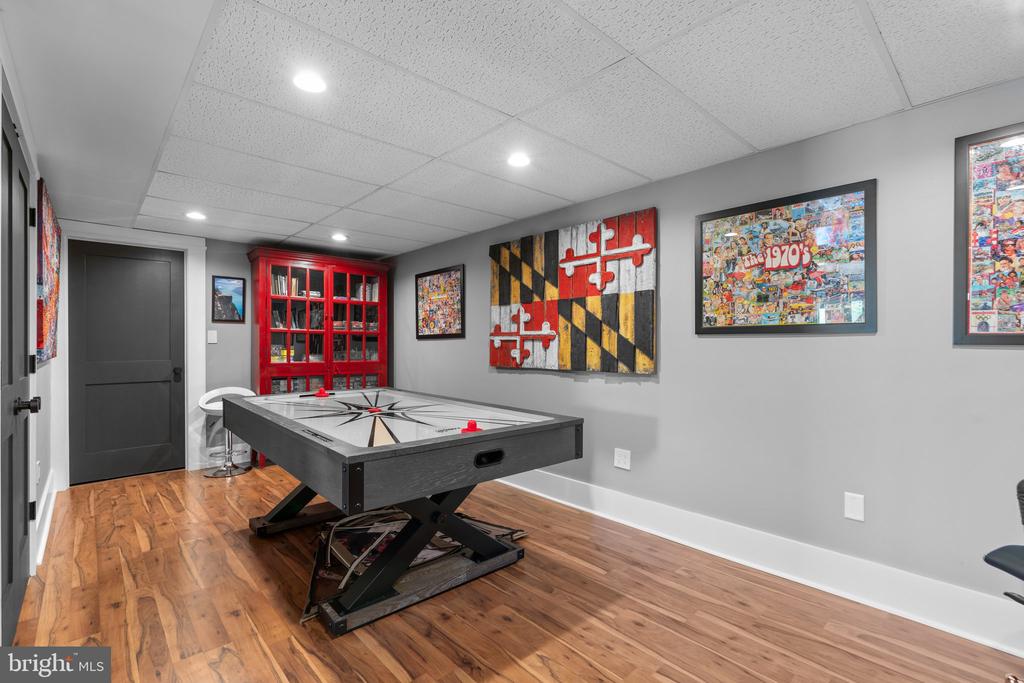 910 LYNCH DRIVE