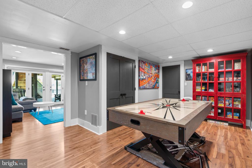 910 LYNCH DRIVE