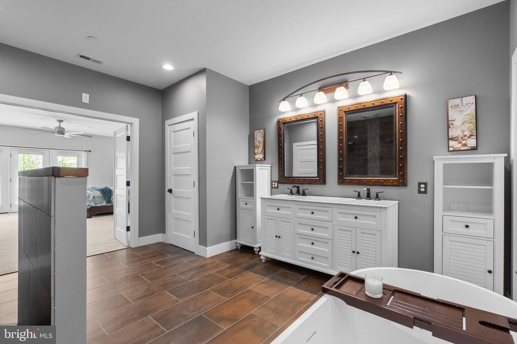 36 BOONE TRAIL