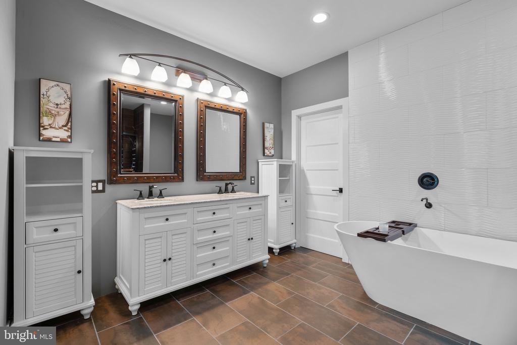 36 BOONE TRAIL