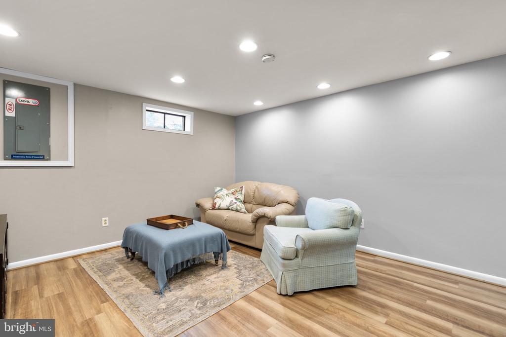 515 OWENS WAY