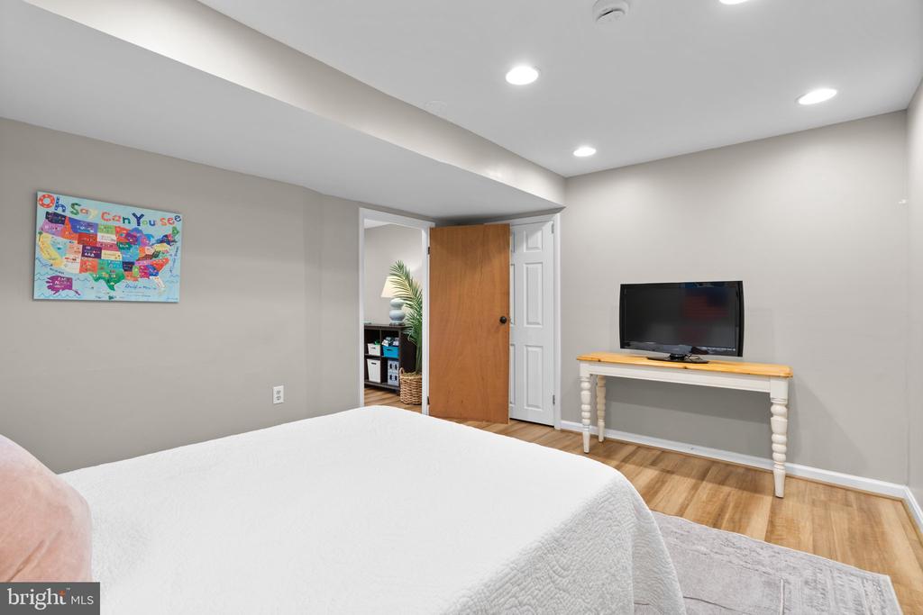 515 OWENS WAY