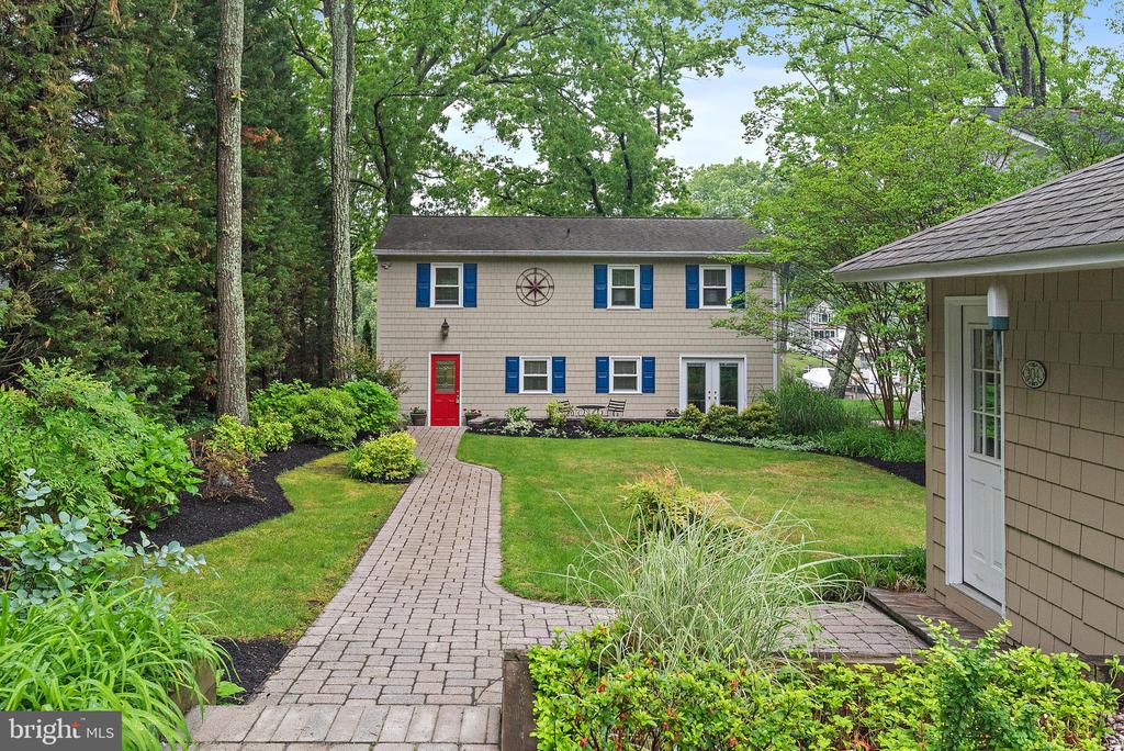 304 RAYFORD DRIVE