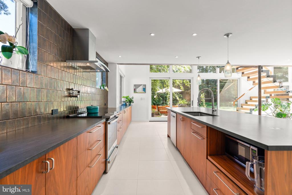 204 MILL COURT