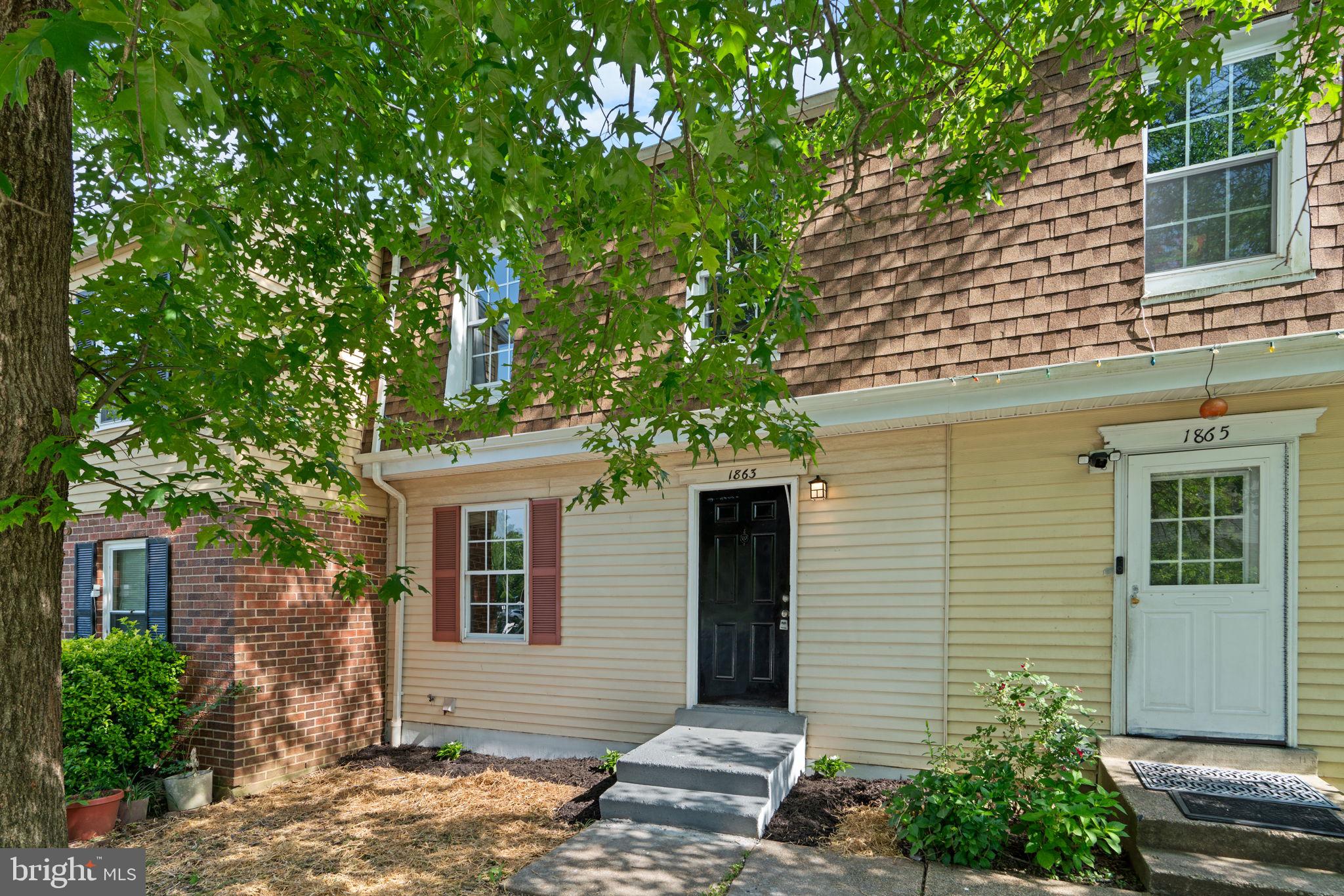 1863 ROBIN COURT