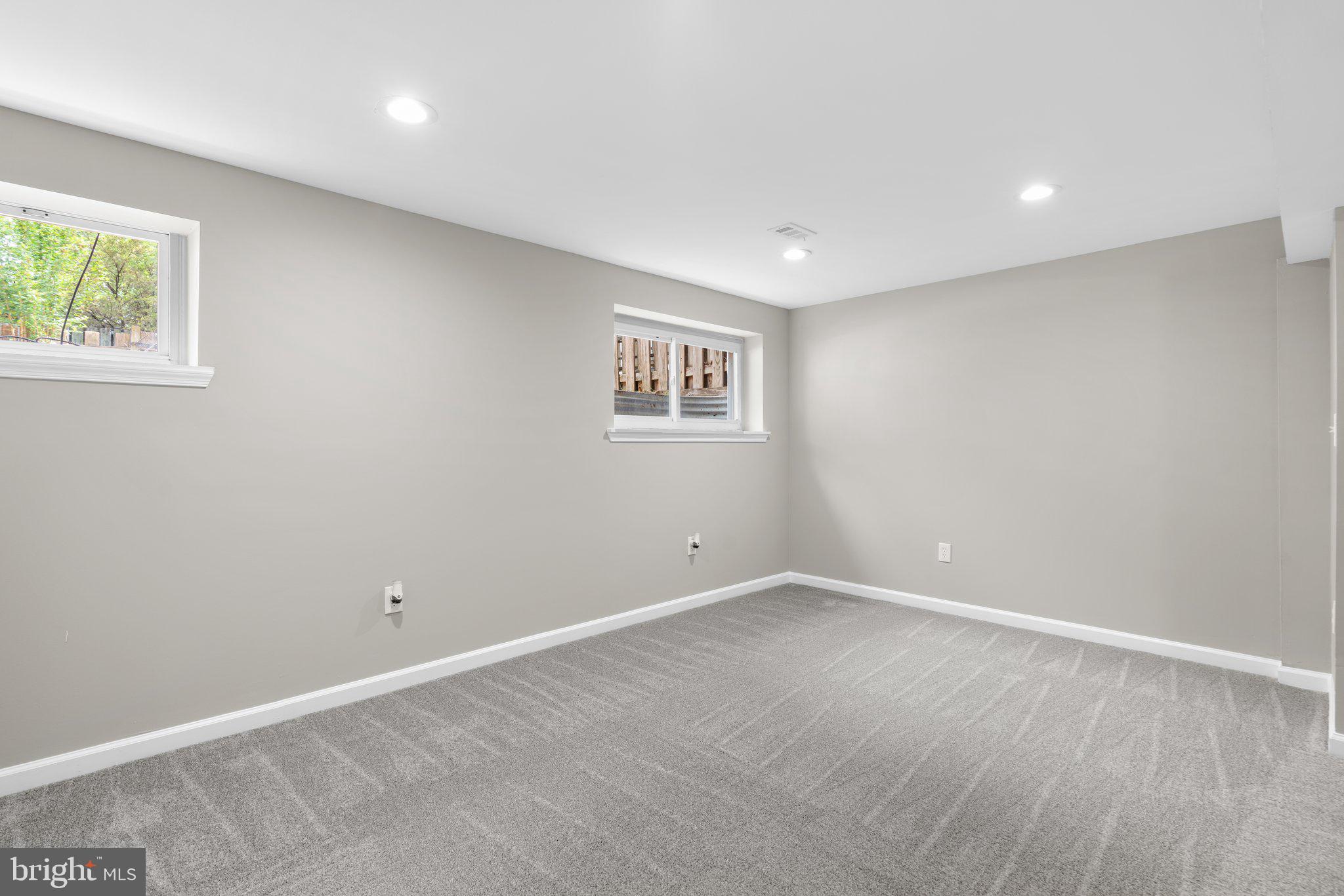 1863 ROBIN COURT