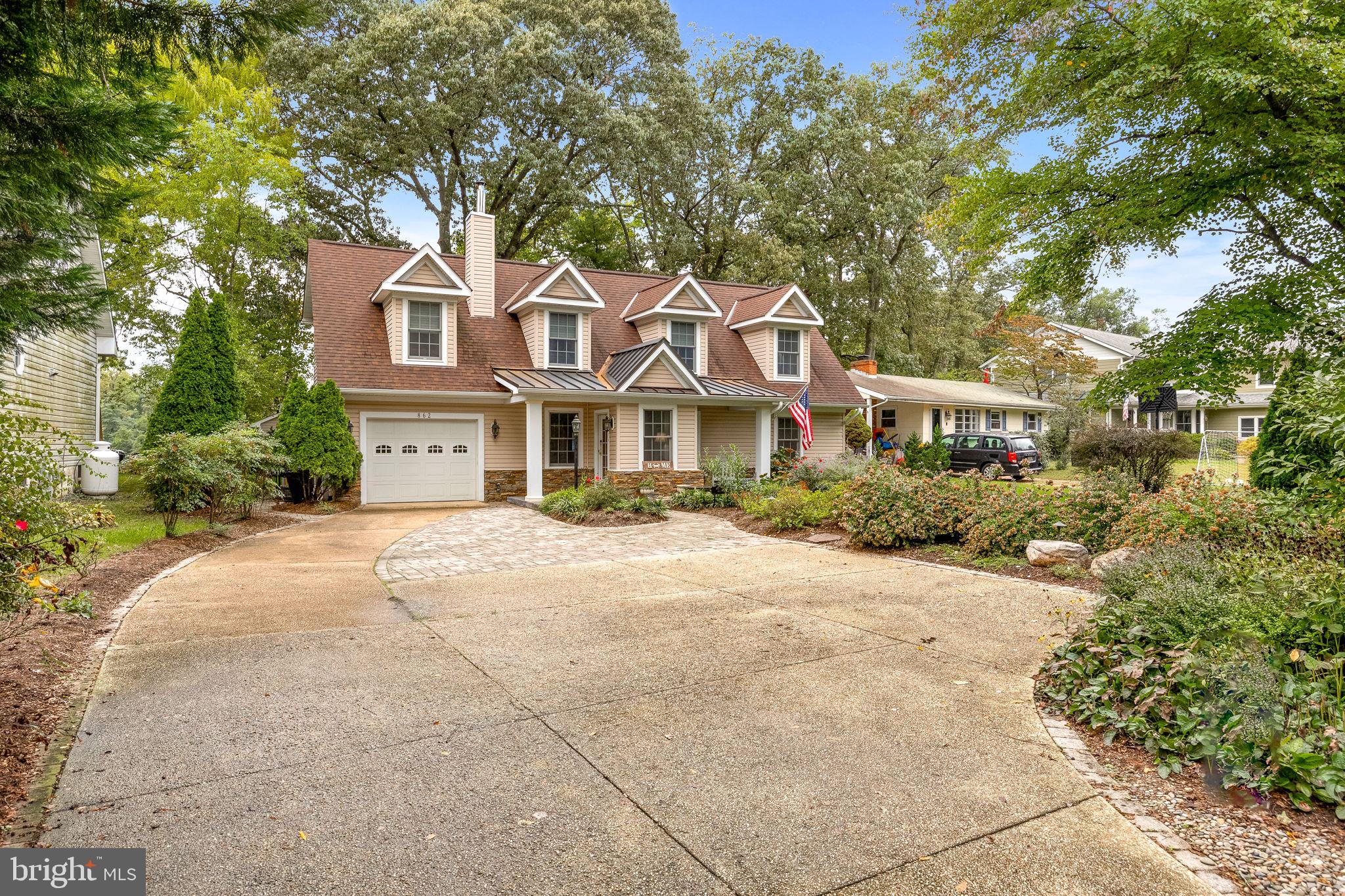 862 DORIS DRIVE