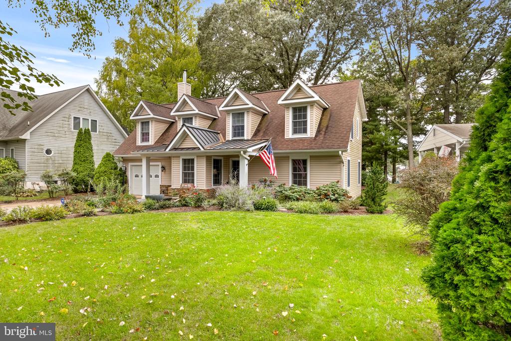 862 DORIS DRIVE