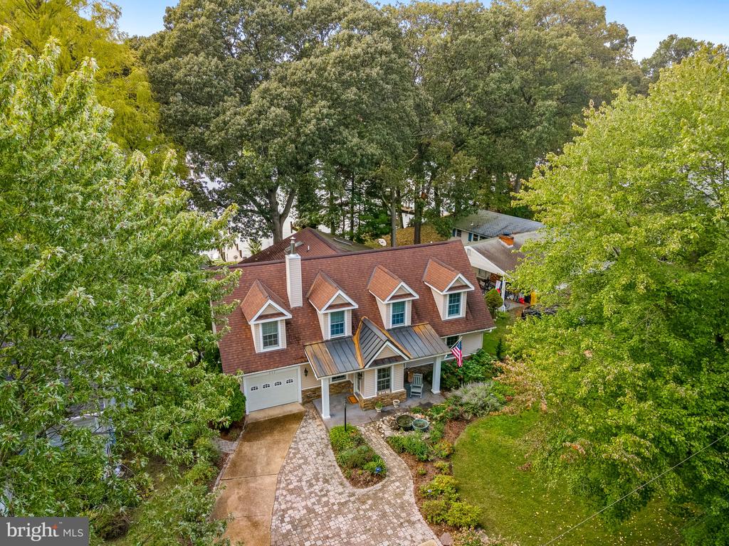 862 DORIS DRIVE
