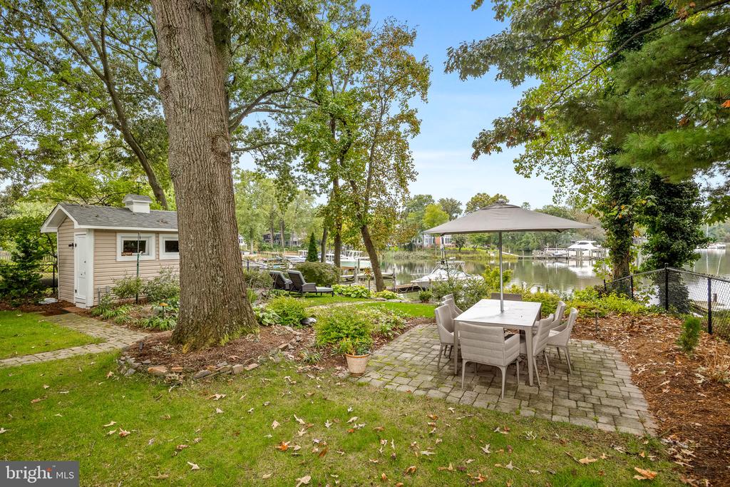 862 DORIS DRIVE