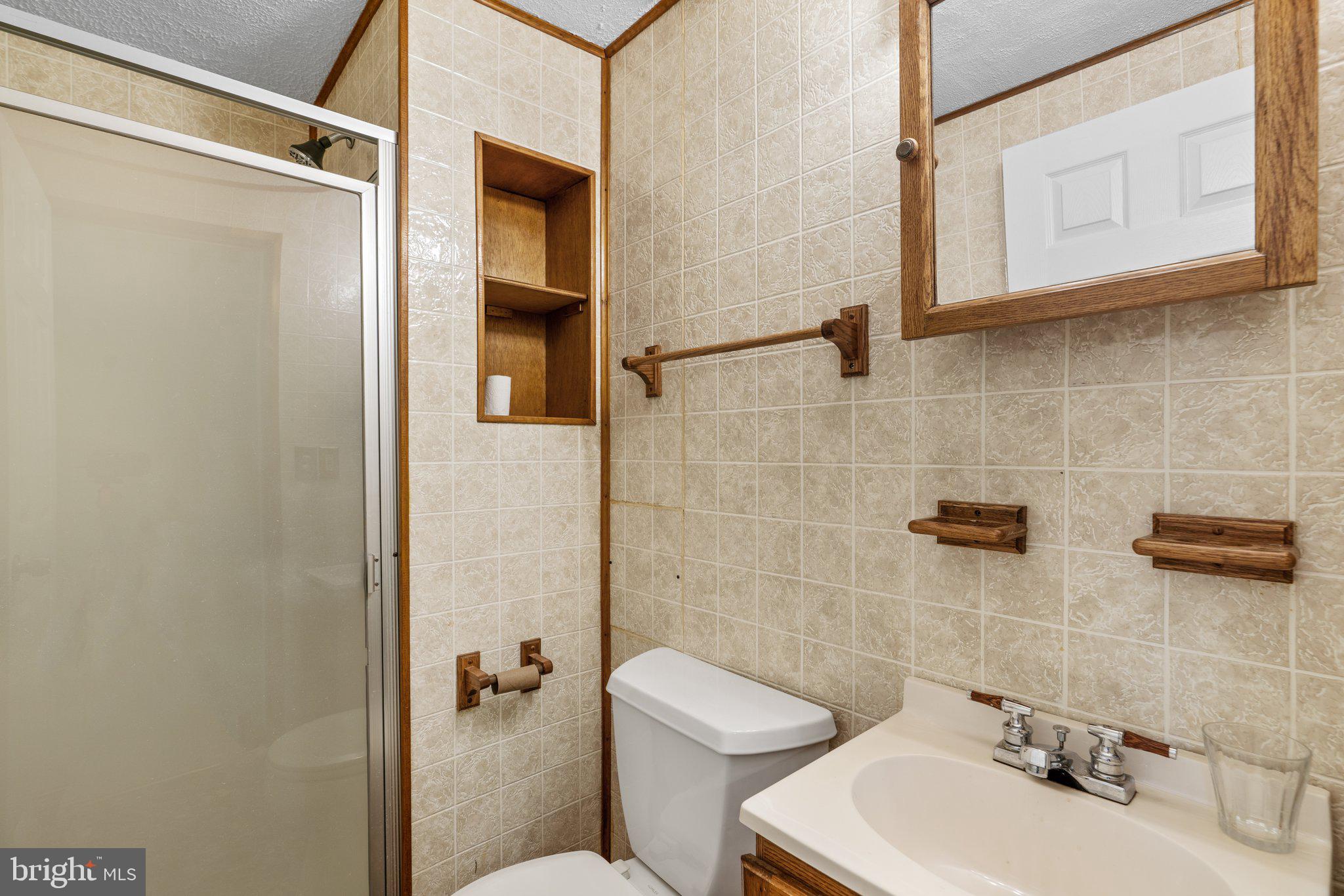 552 GREENHILL COURT