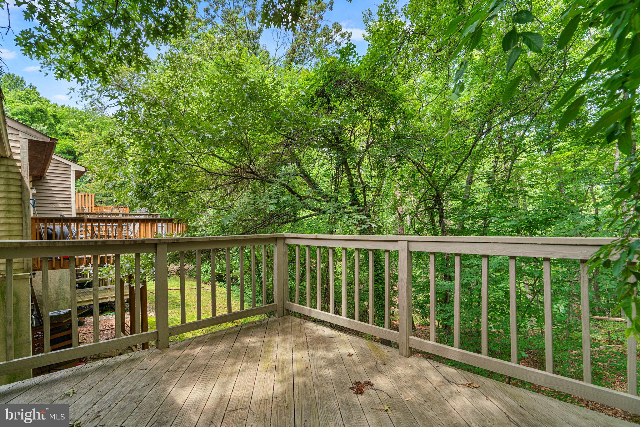 552 GREENHILL COURT