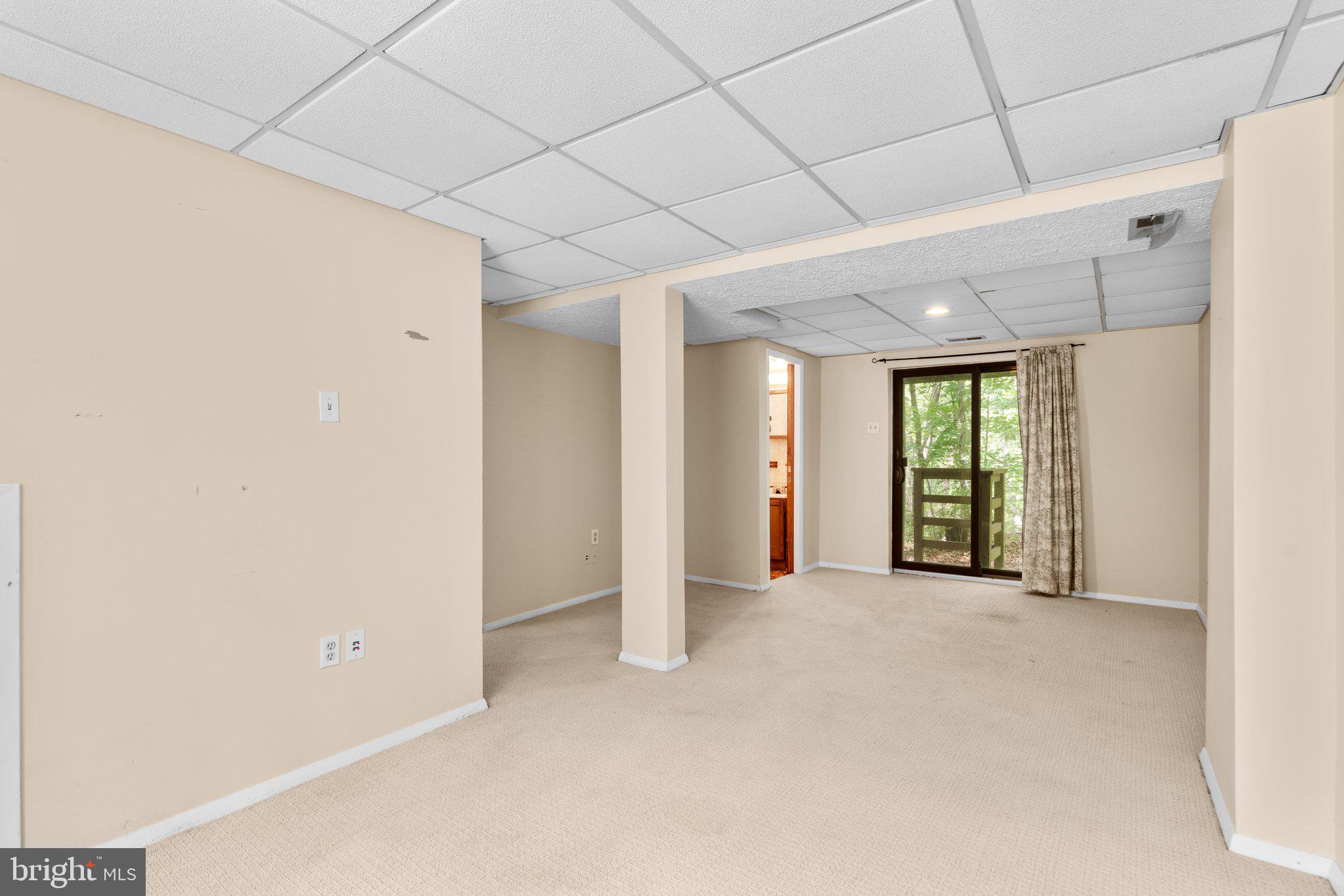 552 GREENHILL COURT