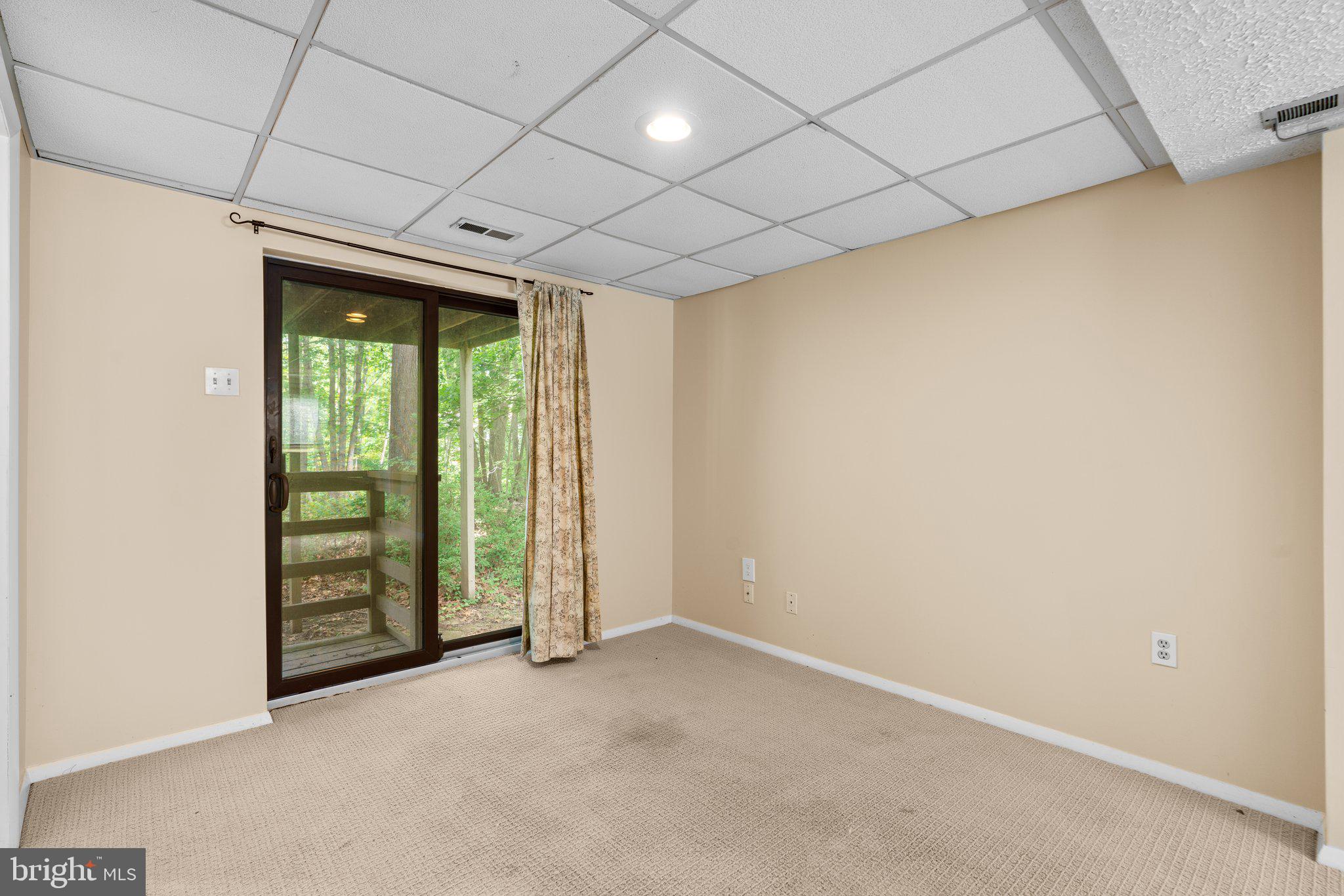 552 GREENHILL COURT