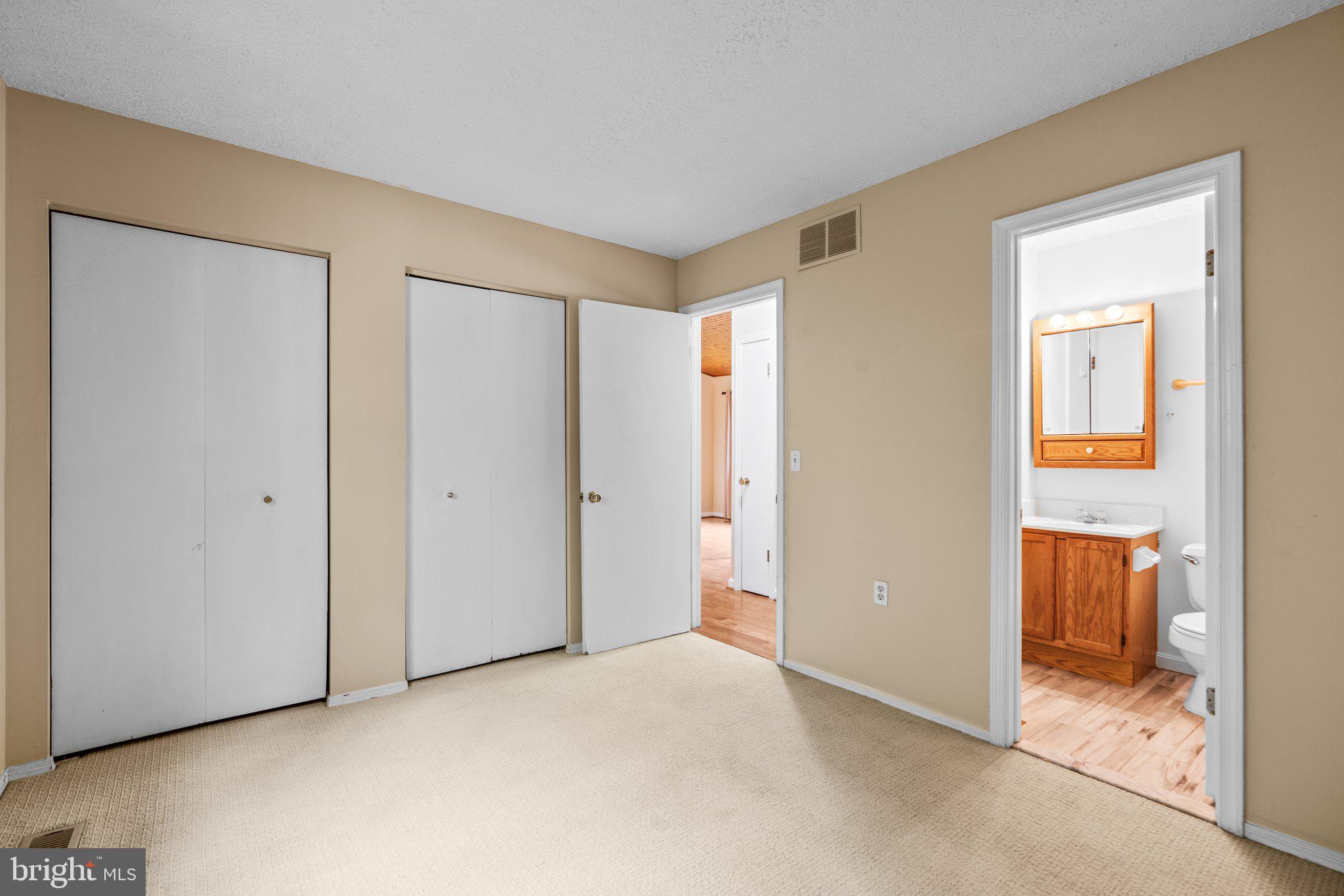 552 GREENHILL COURT