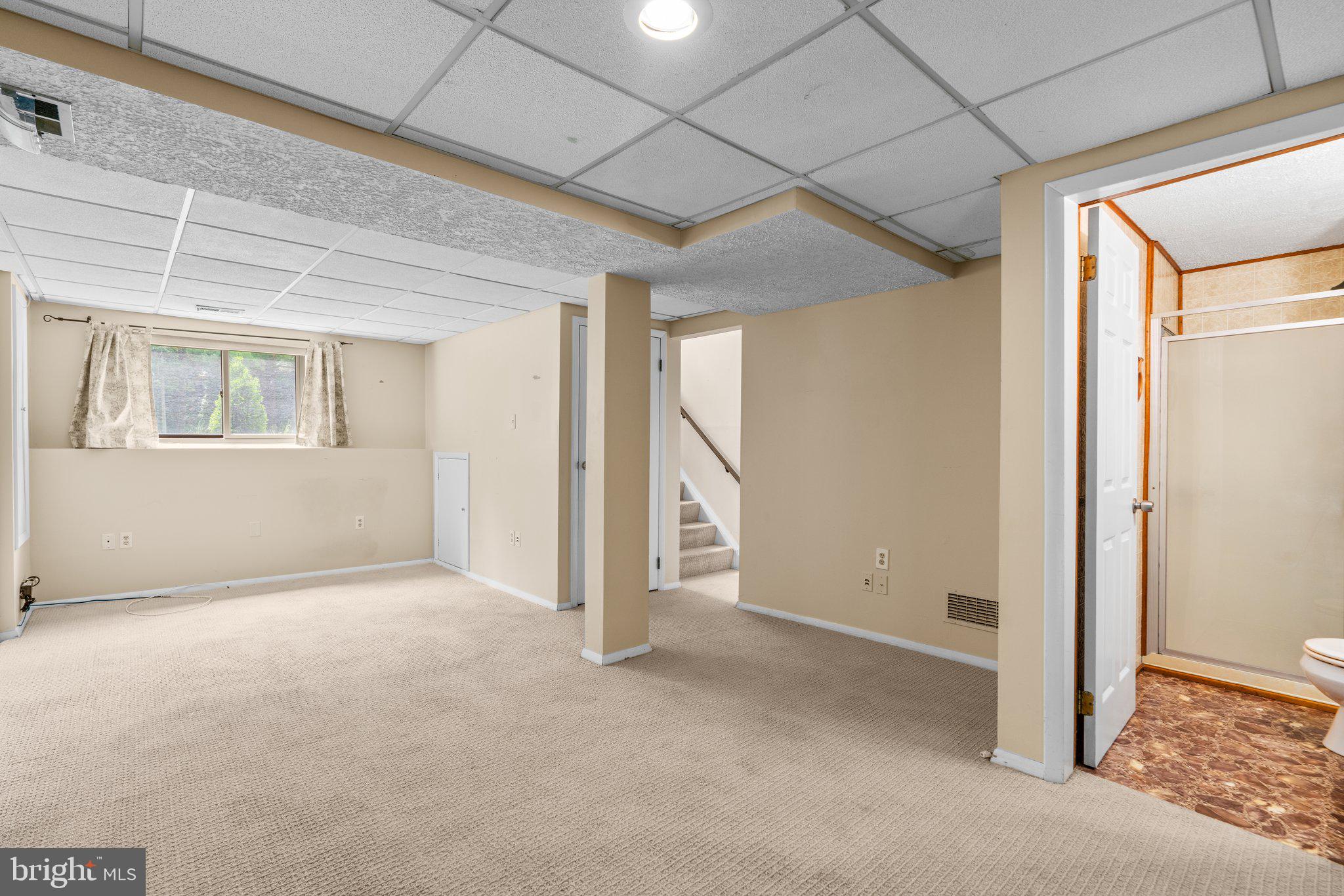 552 GREENHILL COURT