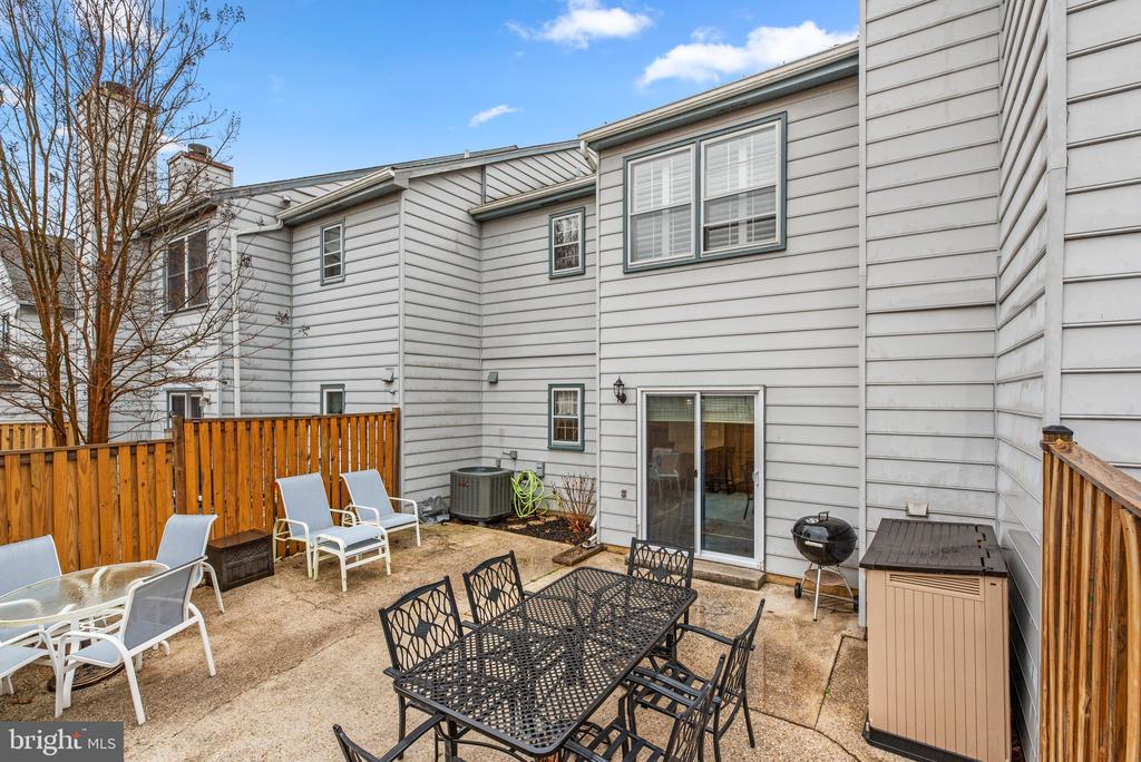 1022 BOOM COURT