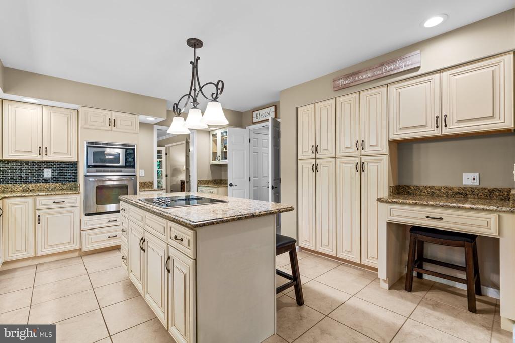 790 SPRINGBLOOM DRIVE
