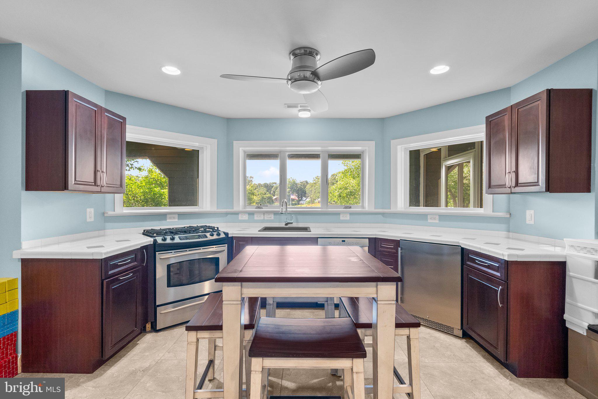 734 OAK GROVE CIRCLE