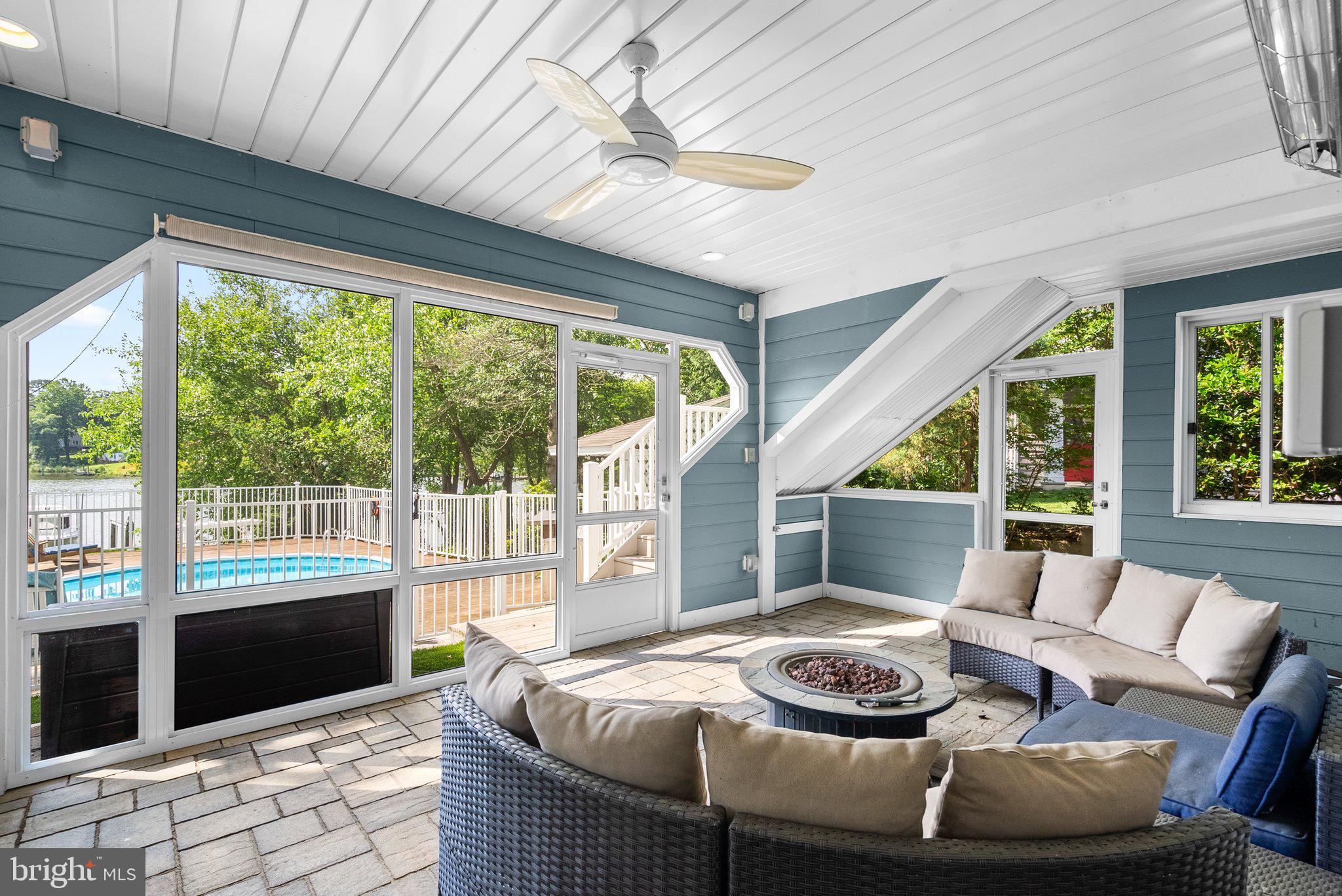 734 OAK GROVE CIRCLE