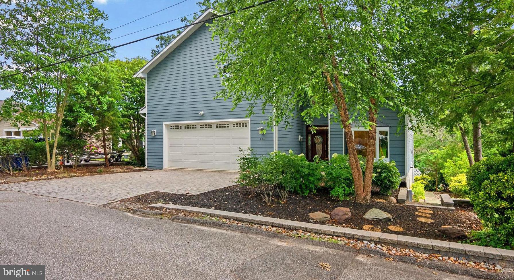 734 OAK GROVE CIRCLE