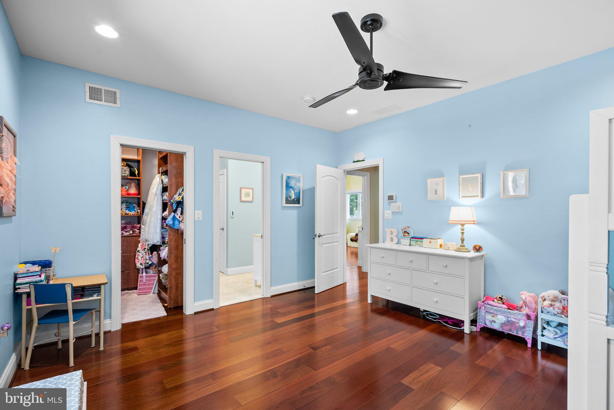 734 OAK GROVE CIRCLE