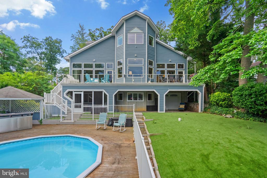 734 OAK GROVE CIRCLE