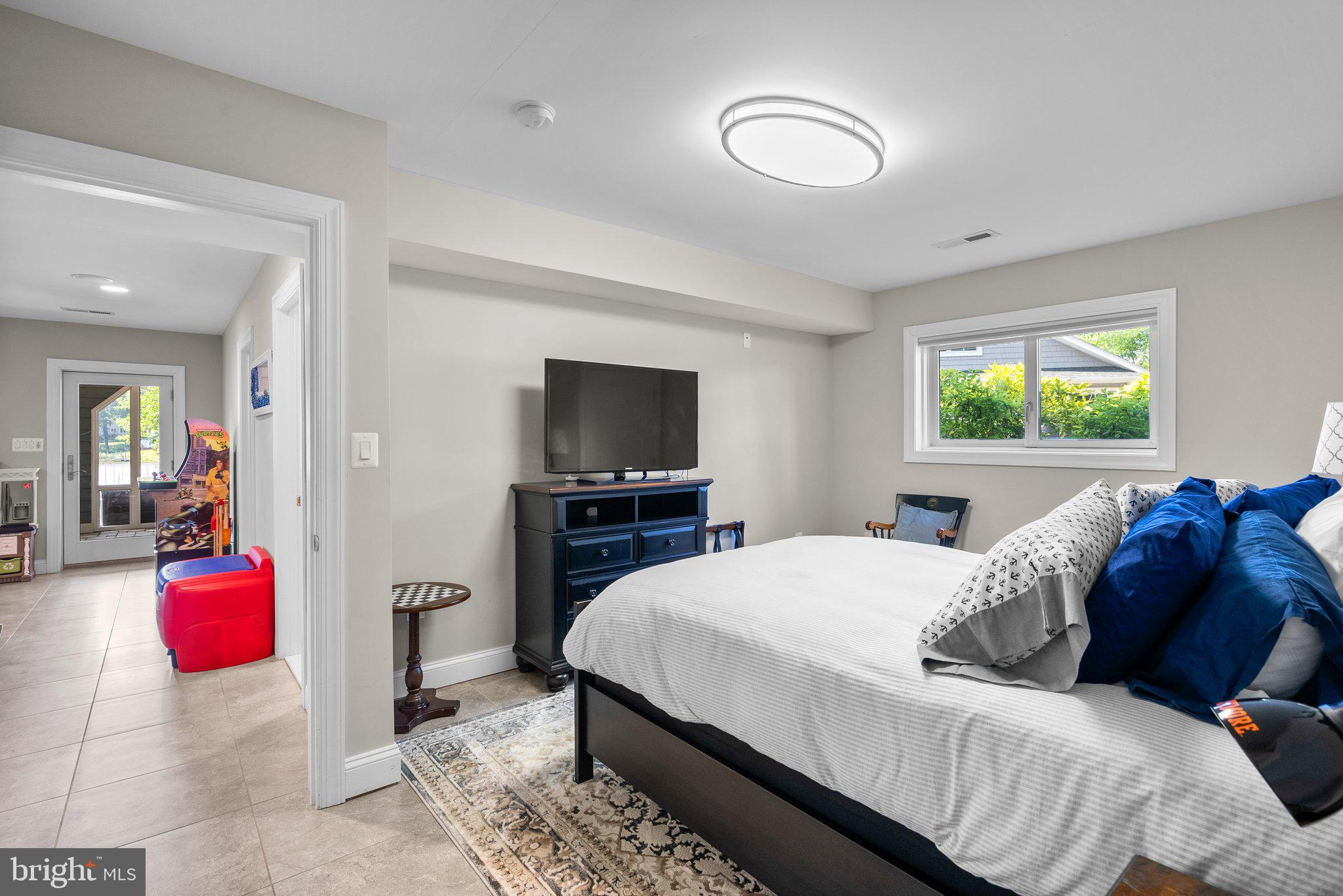 734 OAK GROVE CIRCLE