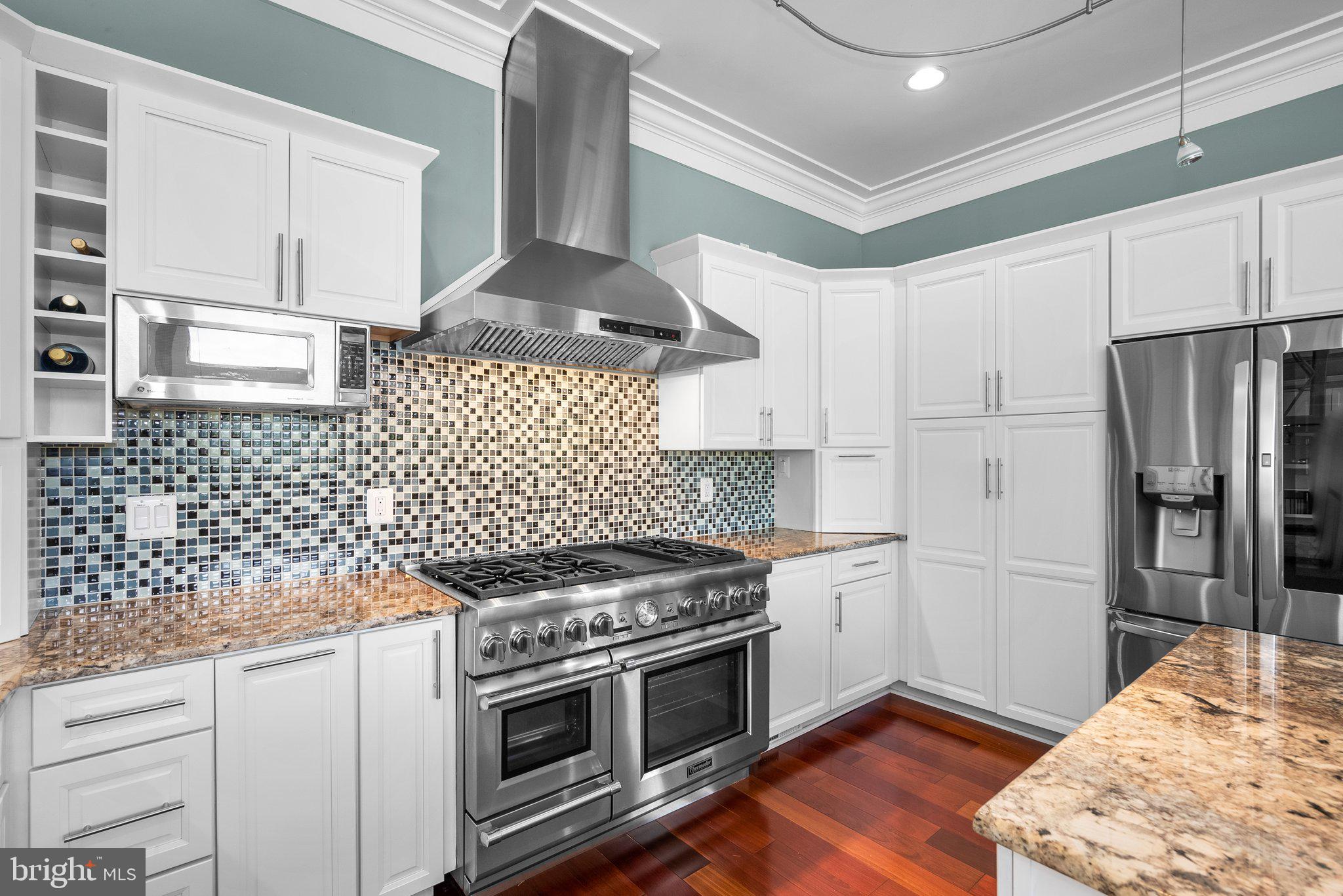 734 OAK GROVE CIRCLE