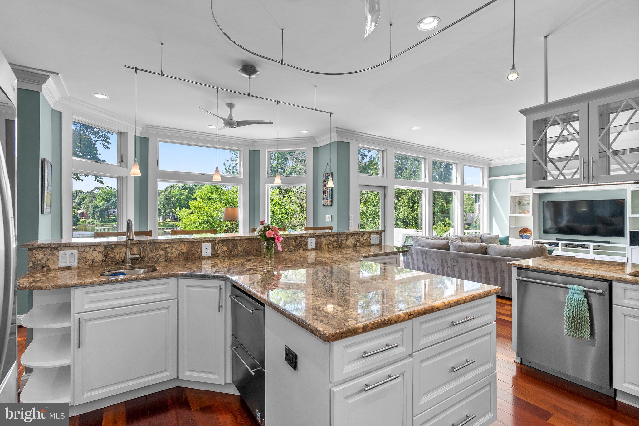 734 OAK GROVE CIRCLE