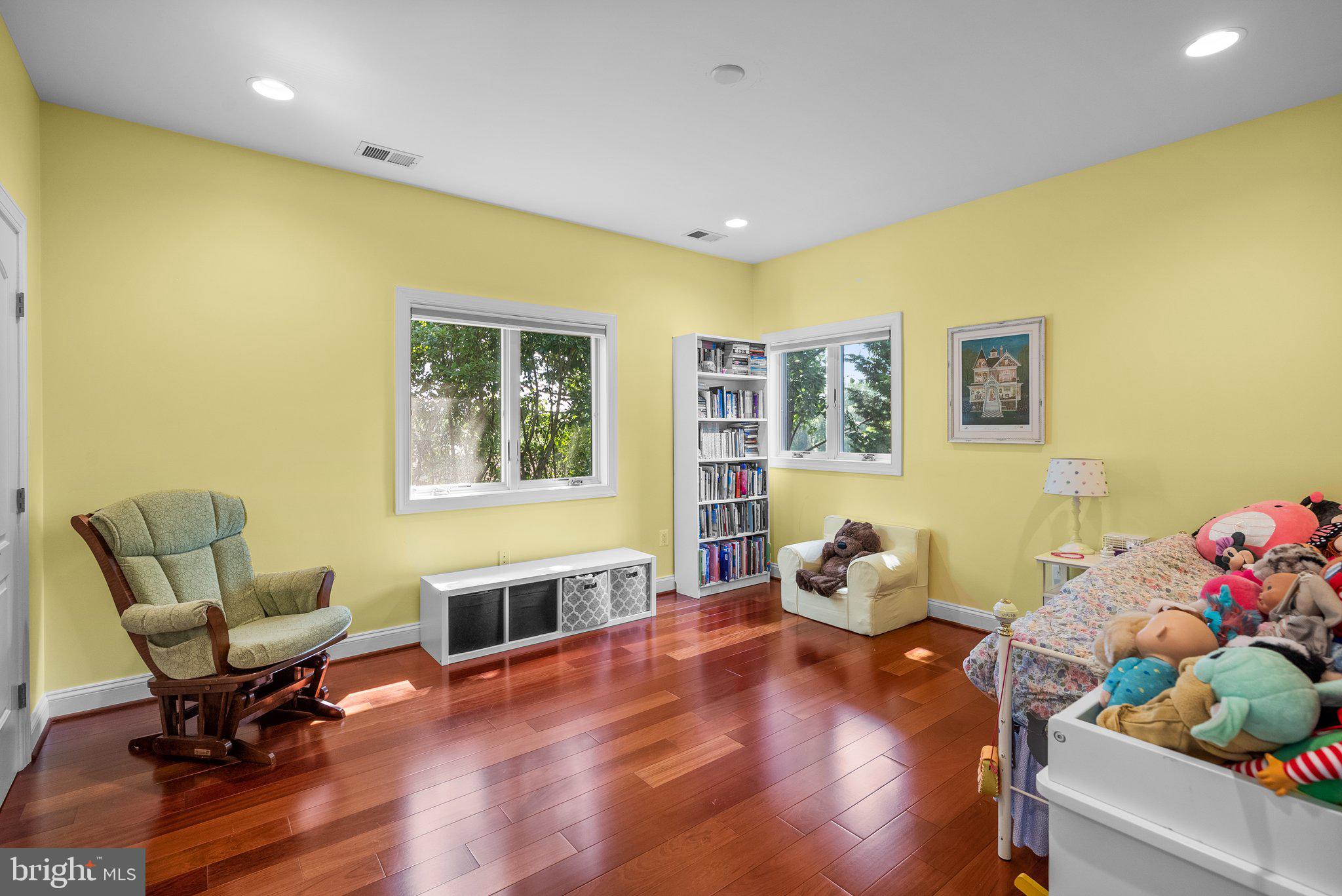 734 OAK GROVE CIRCLE