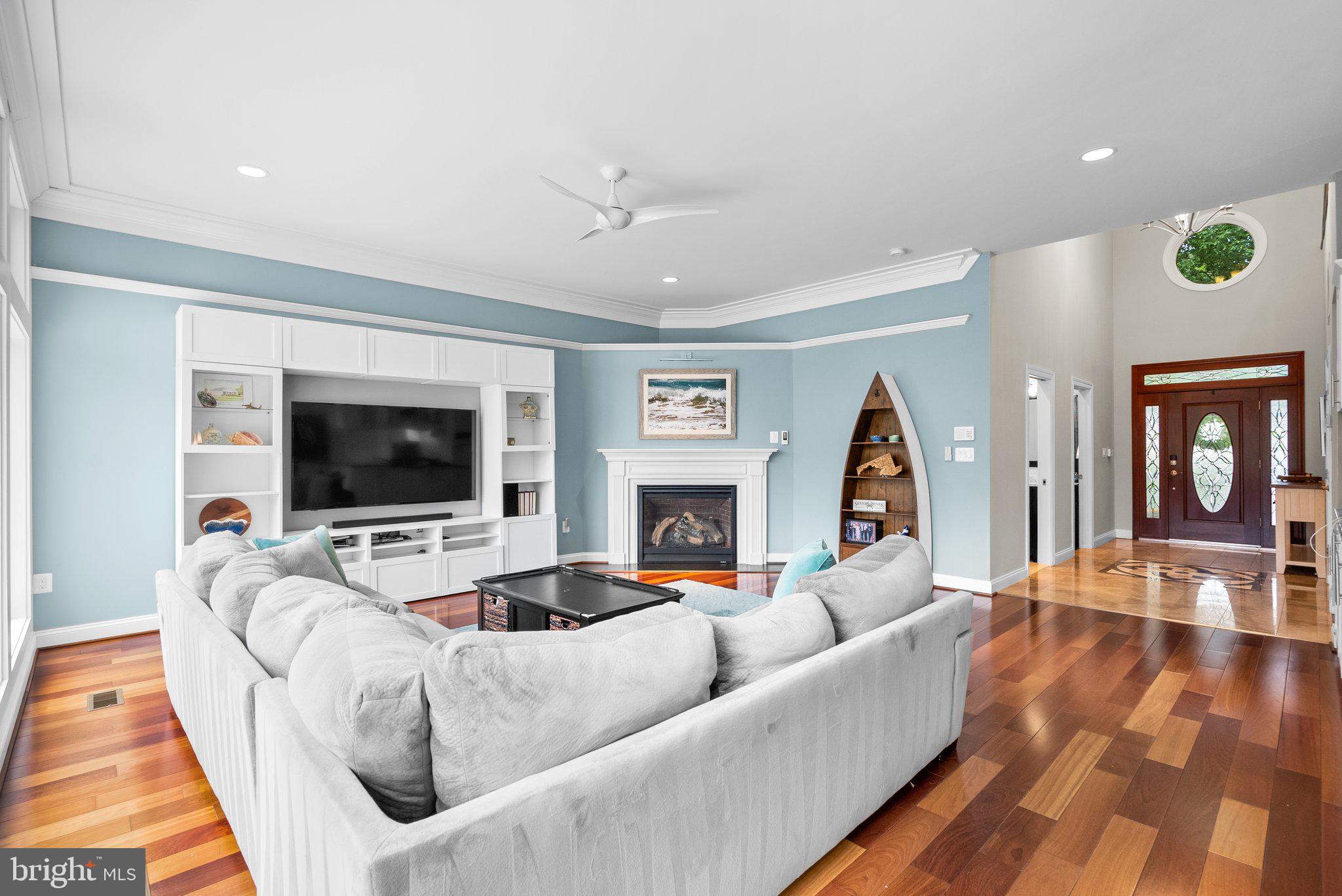 734 OAK GROVE CIRCLE