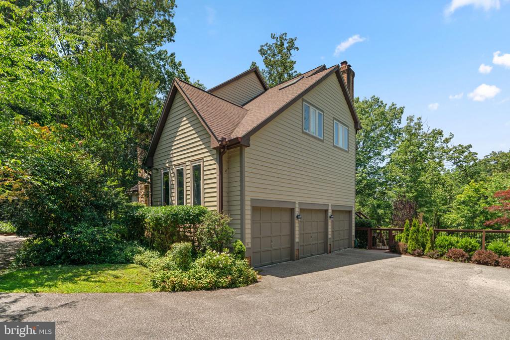 1200 MARINAVIEW DRIVE