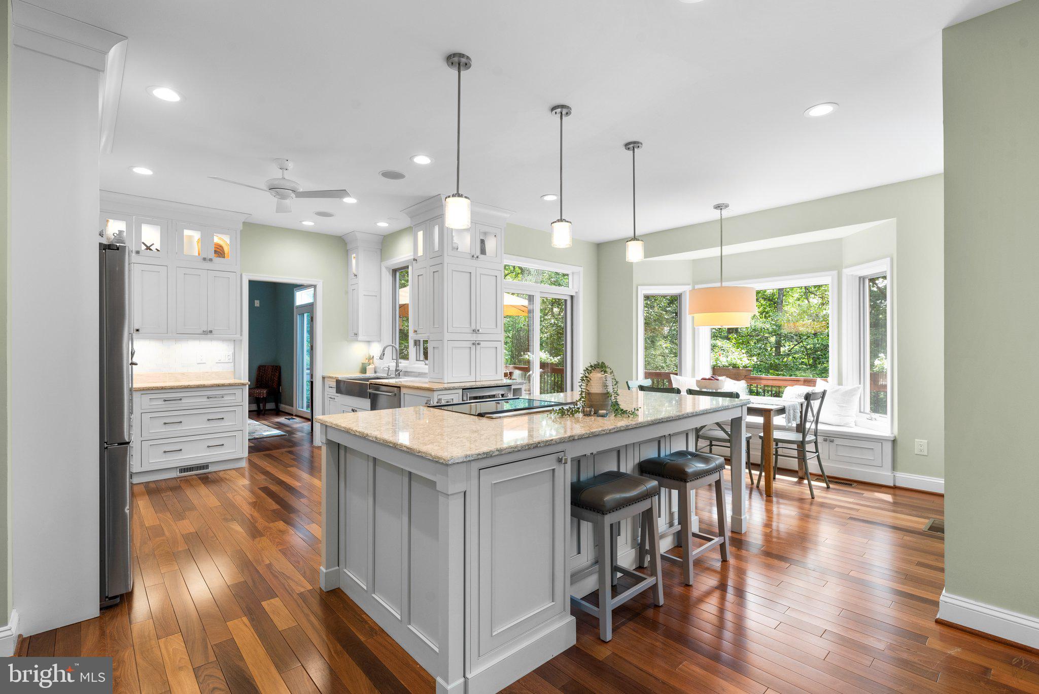 1200 MARINAVIEW DRIVE