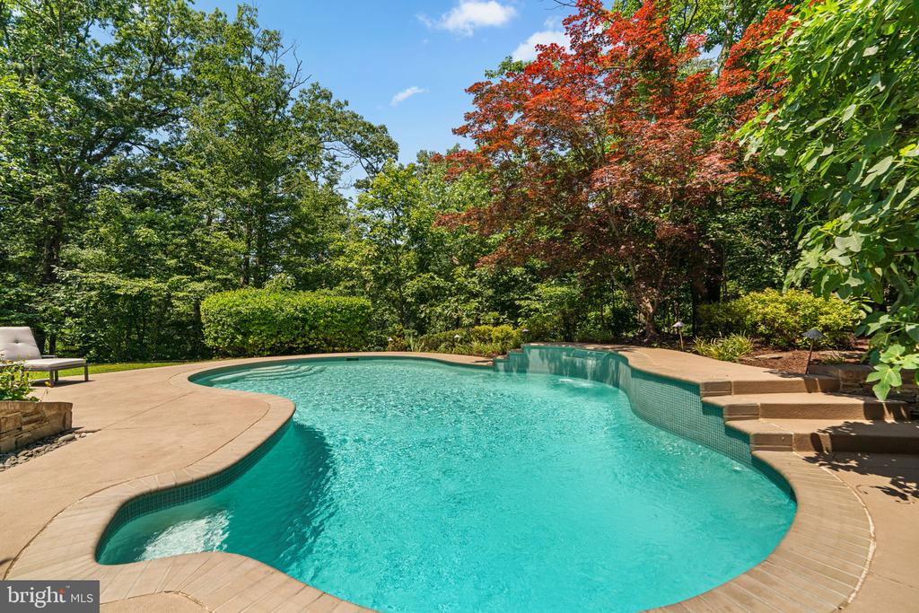 1200 MARINAVIEW DRIVE
