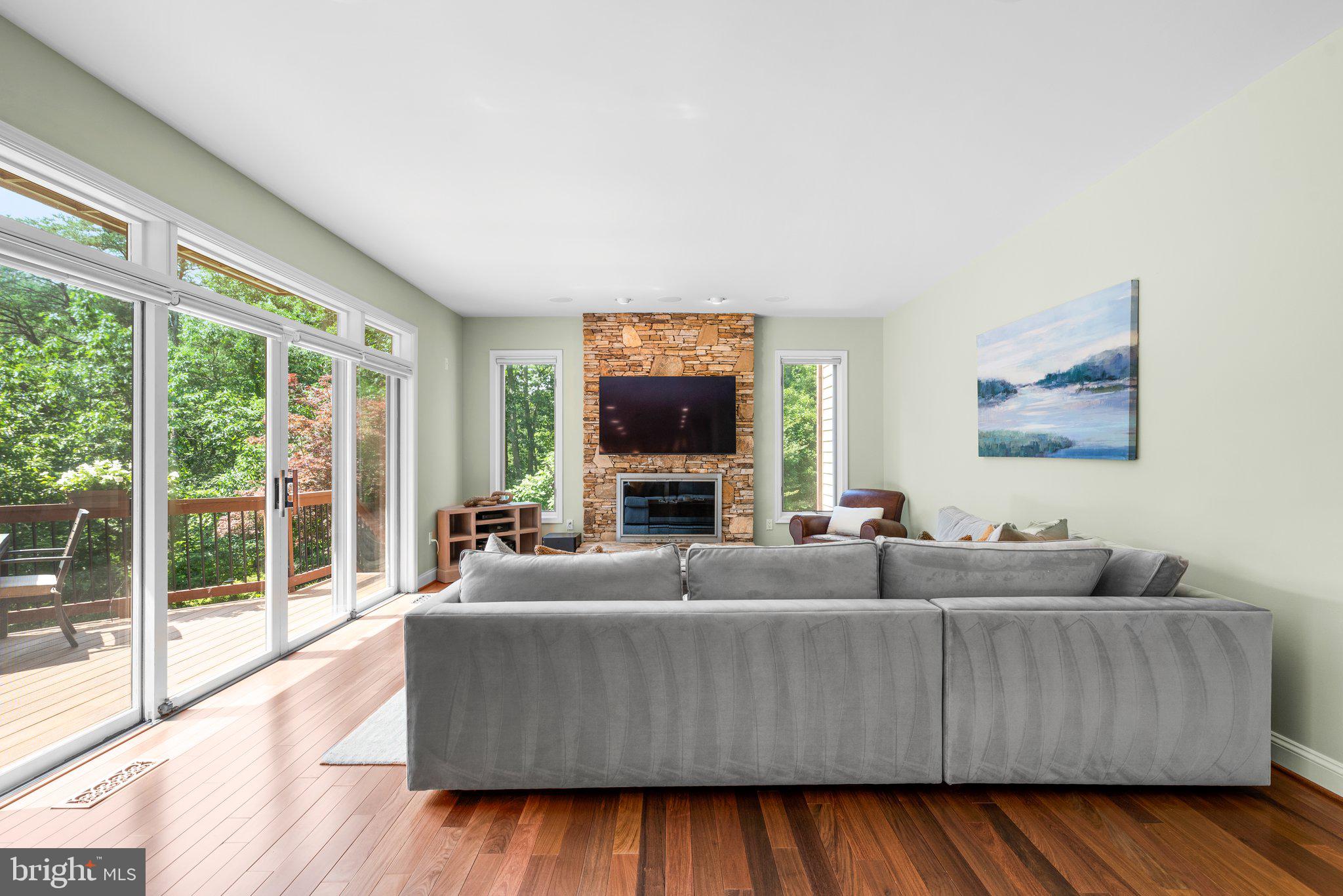 1200 MARINAVIEW DRIVE