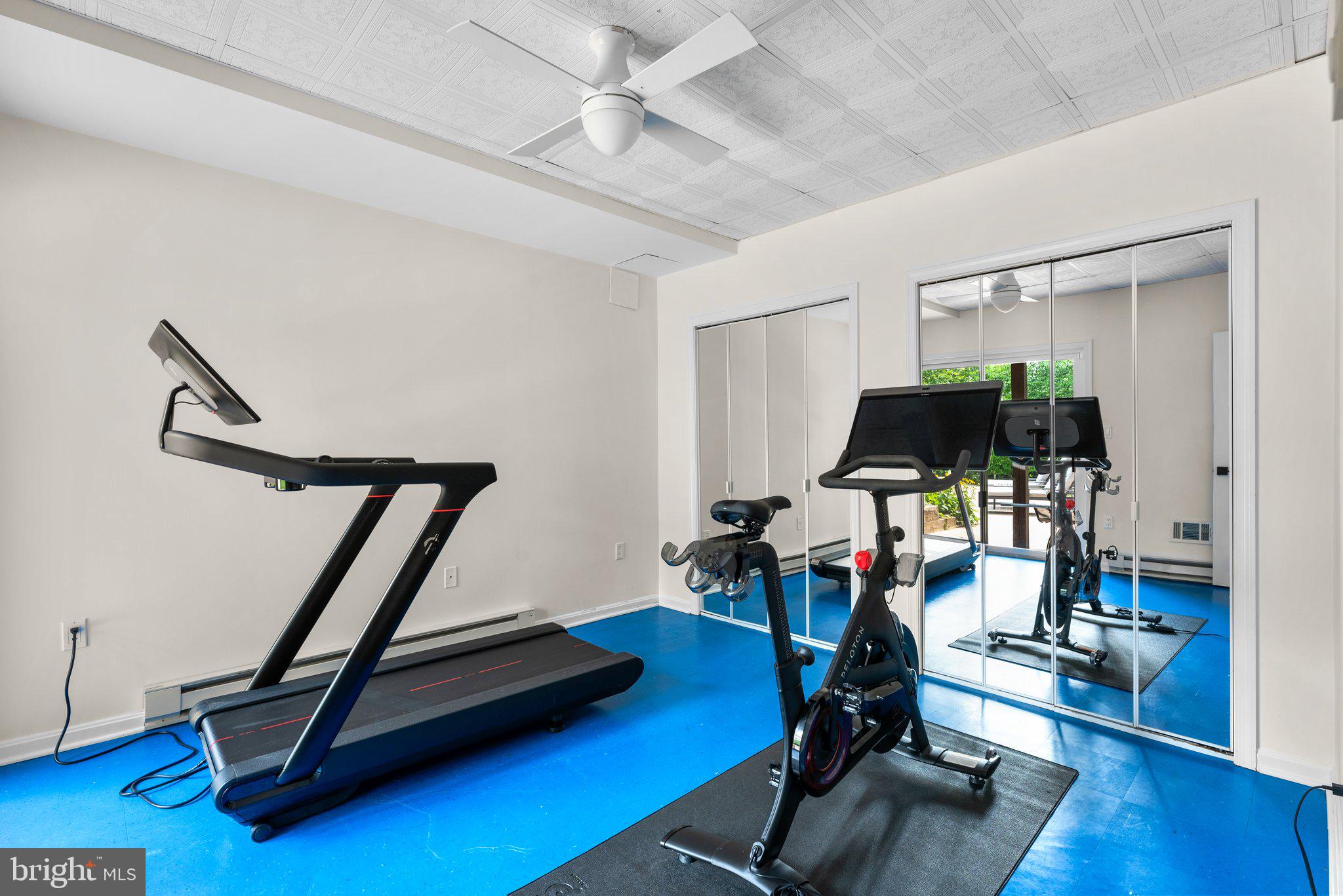 1200 MARINAVIEW DRIVE