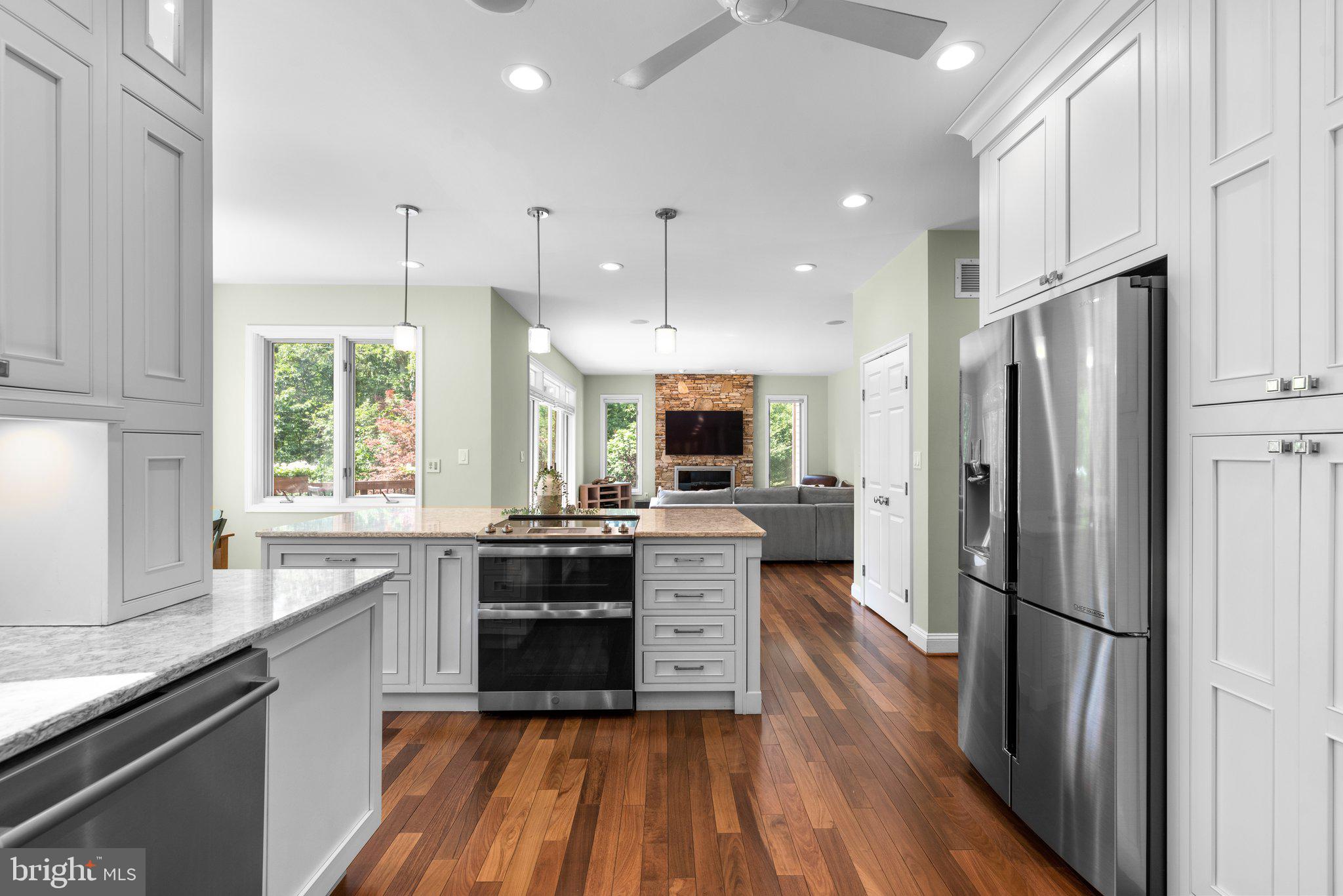 1200 MARINAVIEW DRIVE