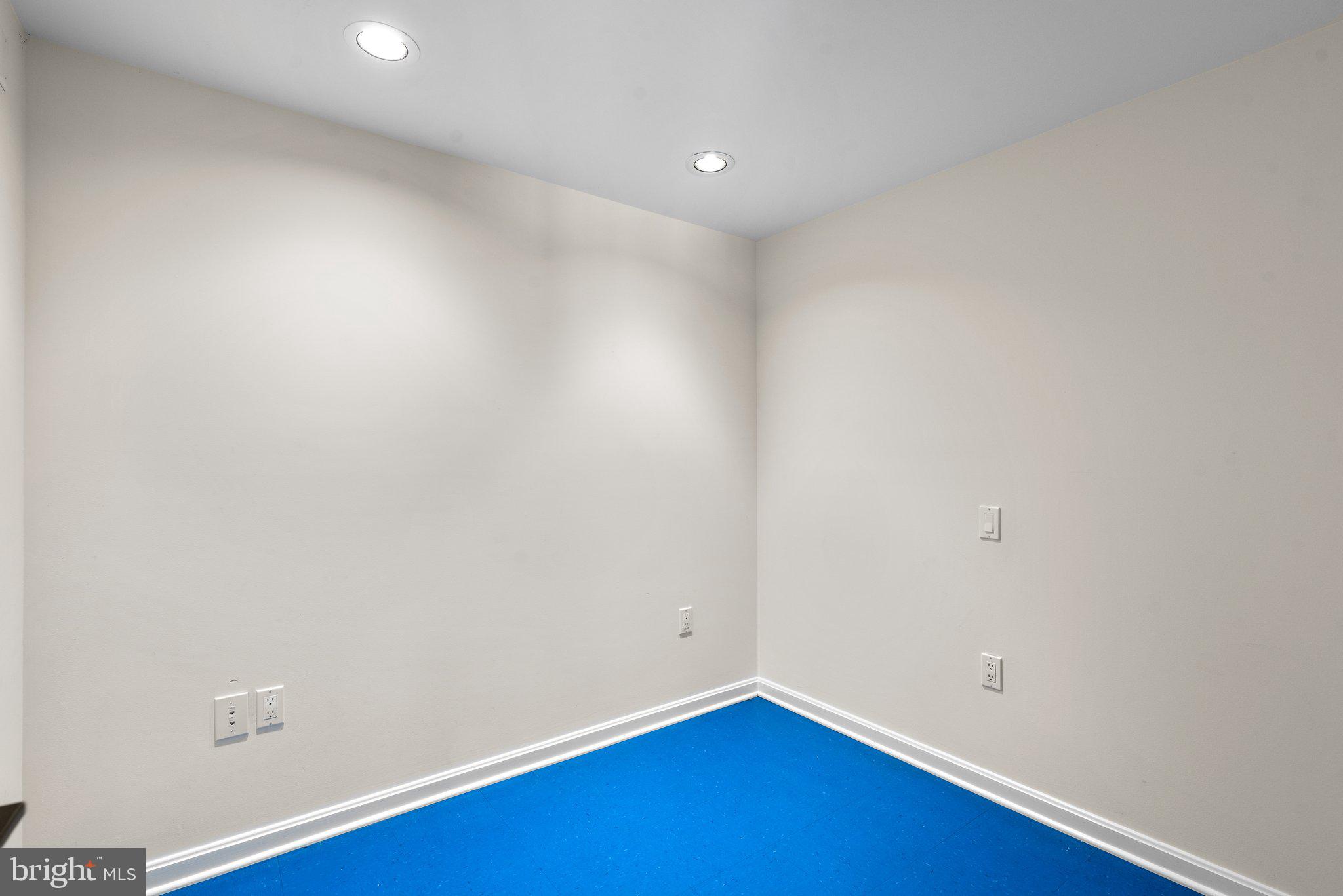 1200 MARINAVIEW DRIVE