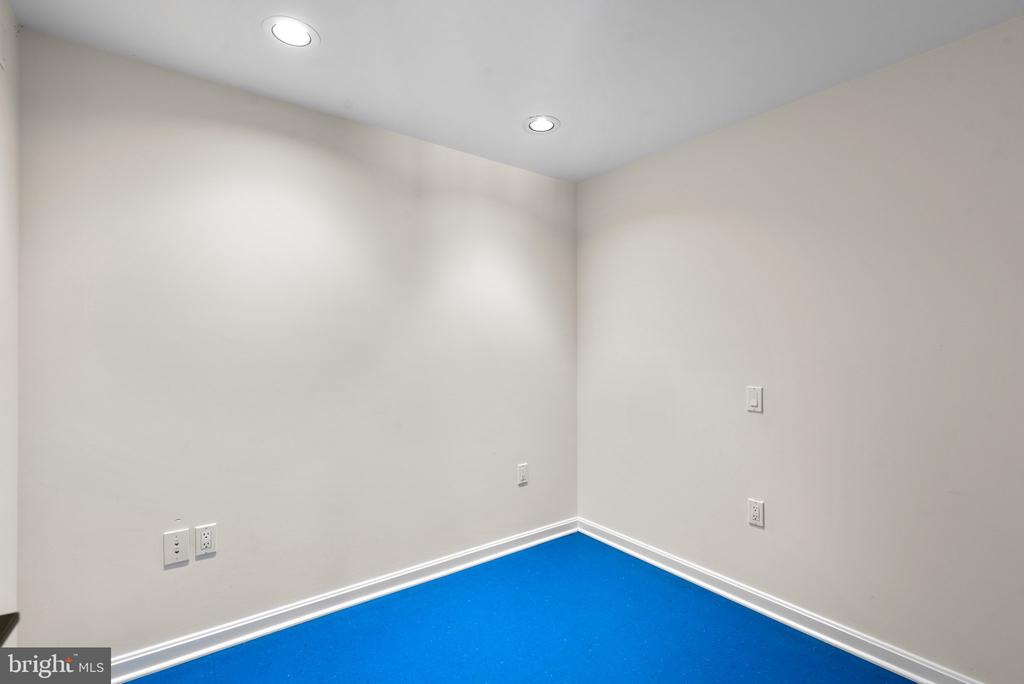 1200 MARINAVIEW DRIVE