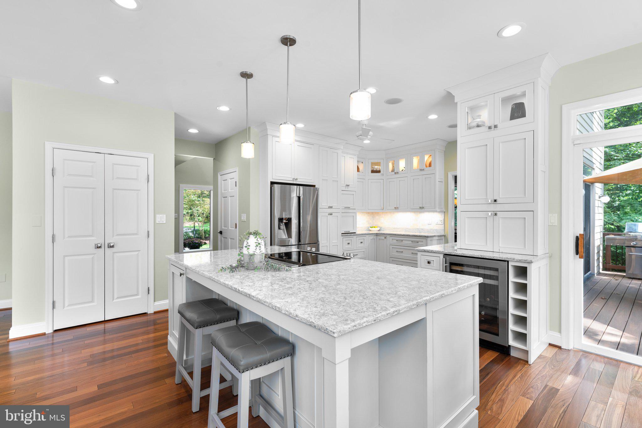 1200 MARINAVIEW DRIVE