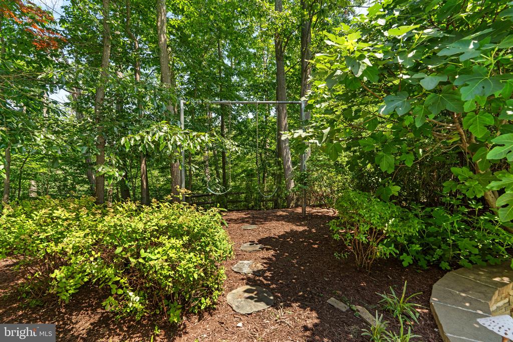 1200 MARINAVIEW DRIVE