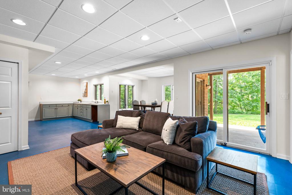 1200 MARINAVIEW DRIVE