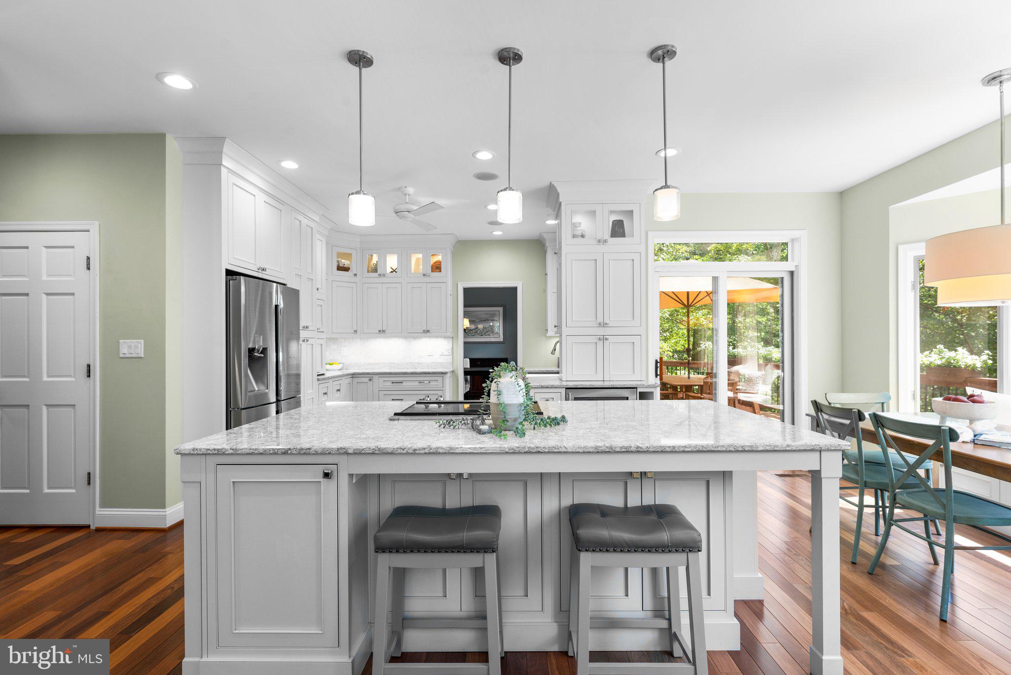 1200 MARINAVIEW DRIVE