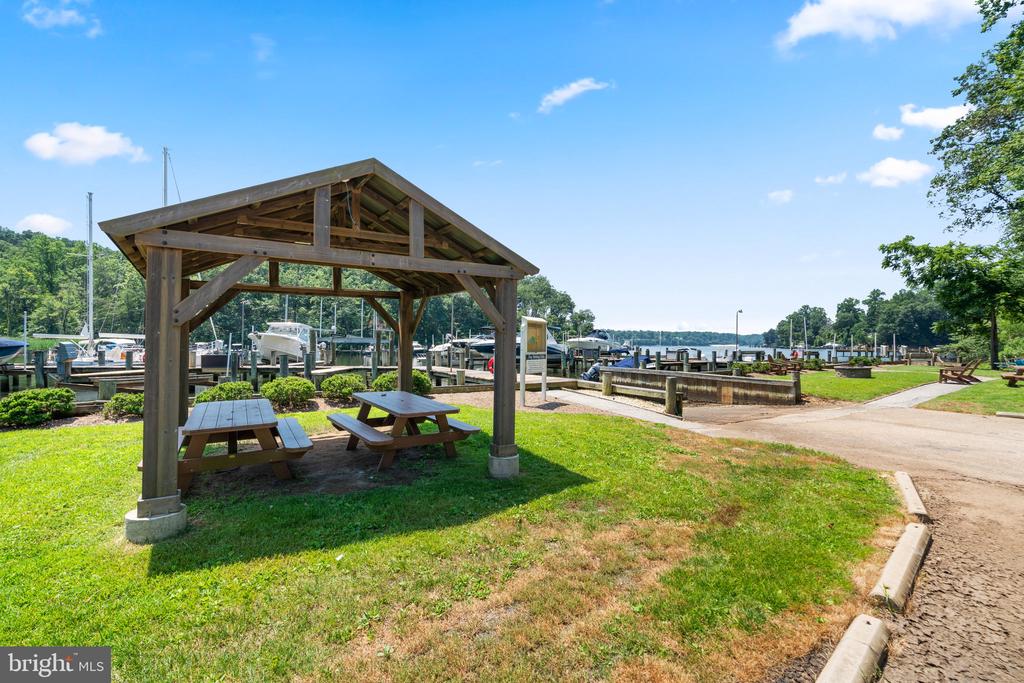 1200 MARINAVIEW DRIVE